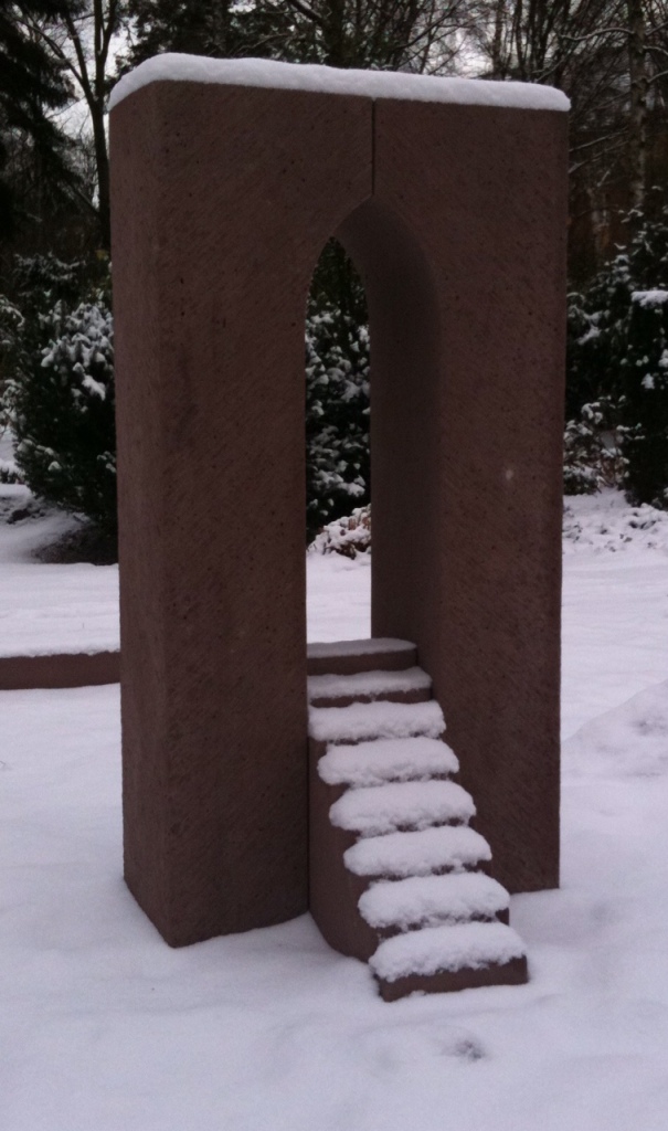 Himmelspforte Rotwesersandstein Friedhof Mölln